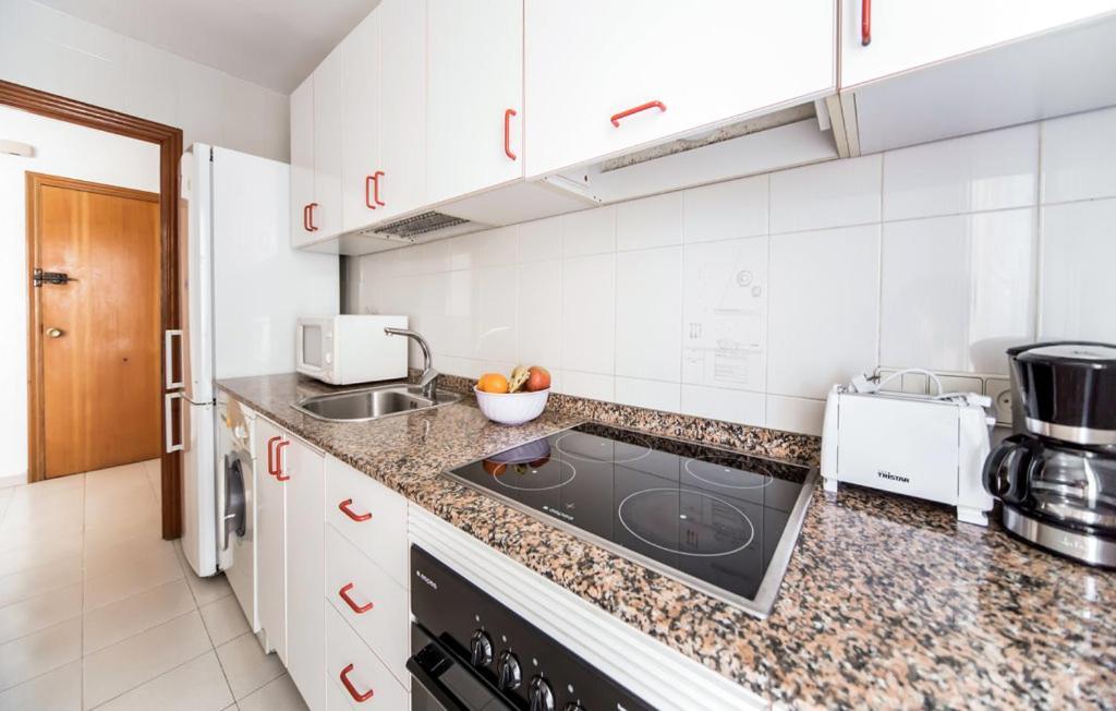 Stunning Apartment In 오로페사델마르 외부 사진