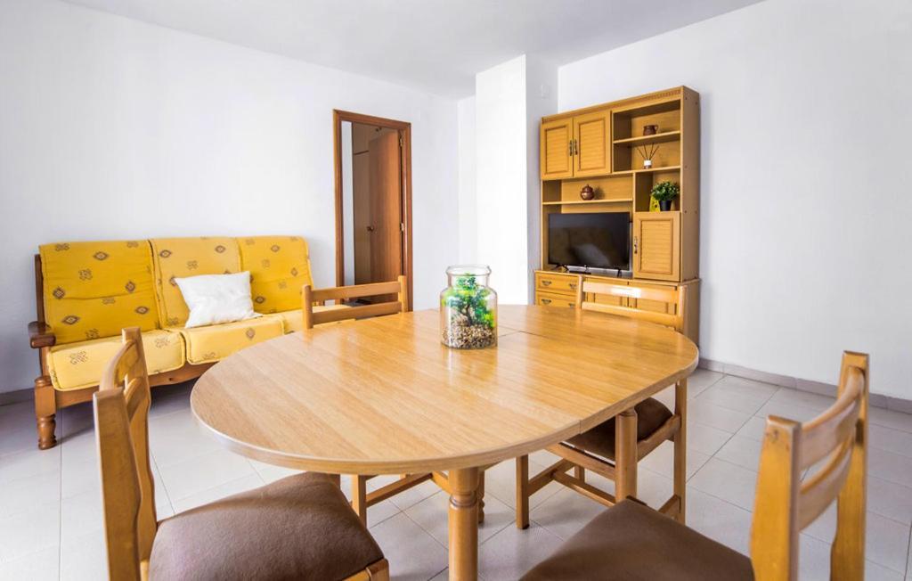 Stunning Apartment In 오로페사델마르 외부 사진