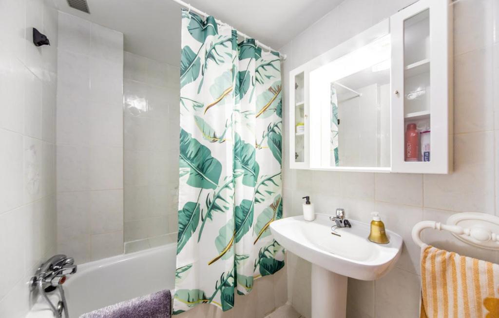 Stunning Apartment In 오로페사델마르 외부 사진